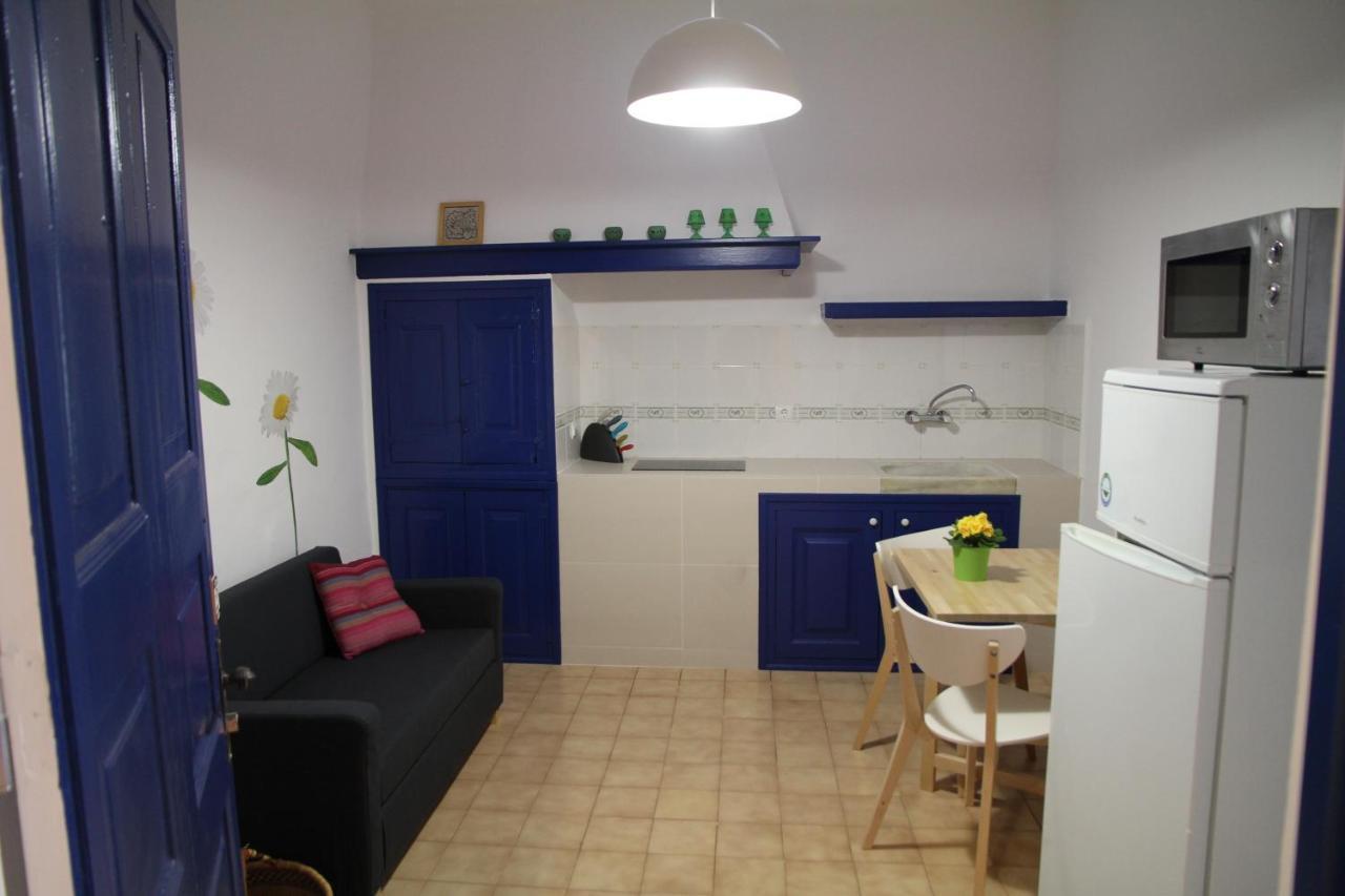 - Compartir Cadaques